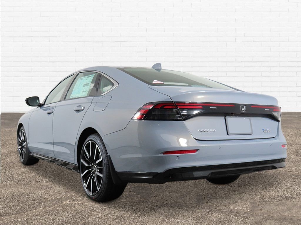 New 2026 Urban Gray Pearl Honda Touring image 4