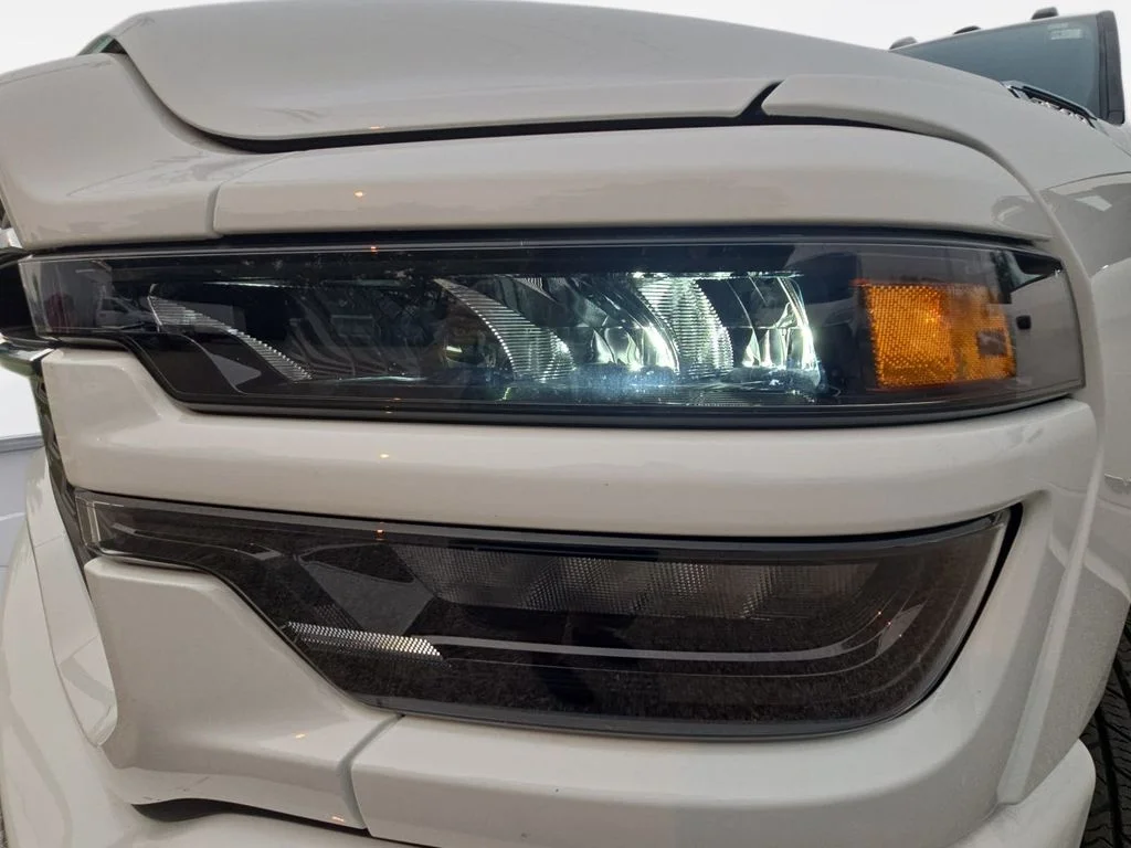 Used 2025 White Ram Big Horn image 33