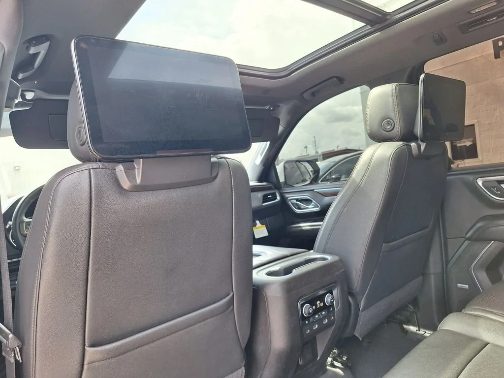Used 2021 White Chevrolet High Country image 12