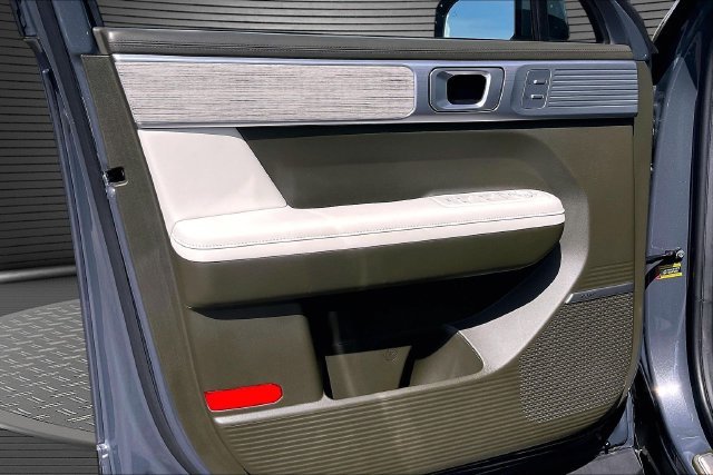 Used 2025 Gray Hyundai Calligraphy image 22