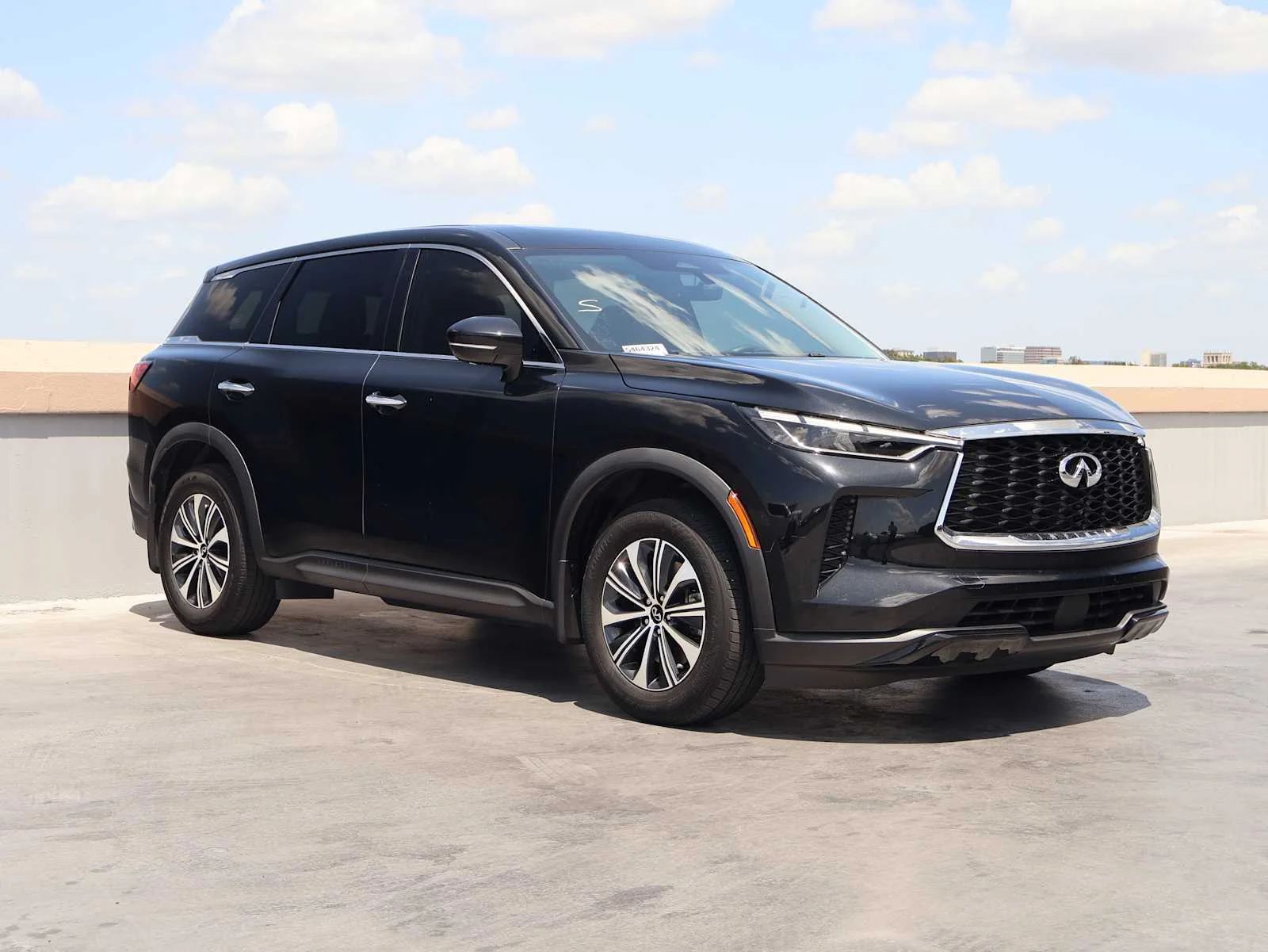 Certified Used 2023 Mineral Black INFINITI PURE image 4
