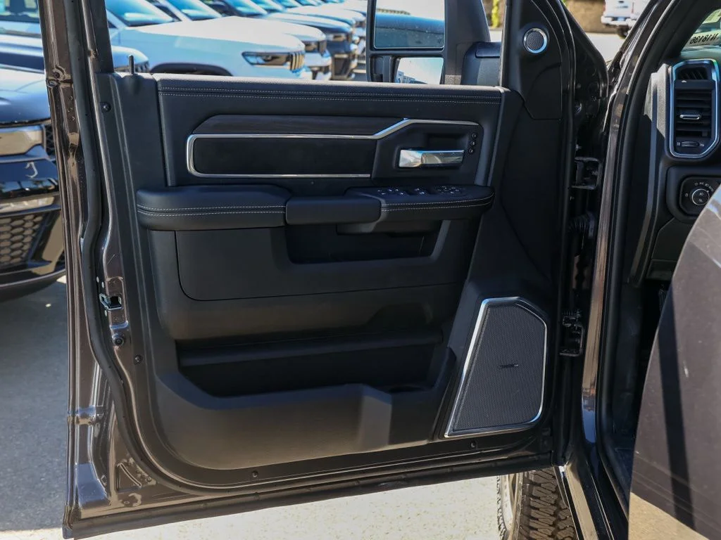 New 2026 Granite Crystal Metallic Clear-Coat Exterior Paint RAM Laramie Night Edition image 22