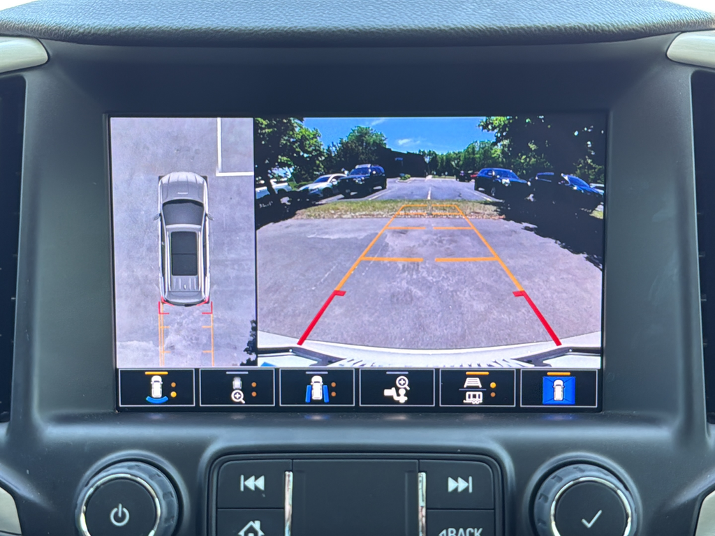 Used 2023 White GMC Denali image 24