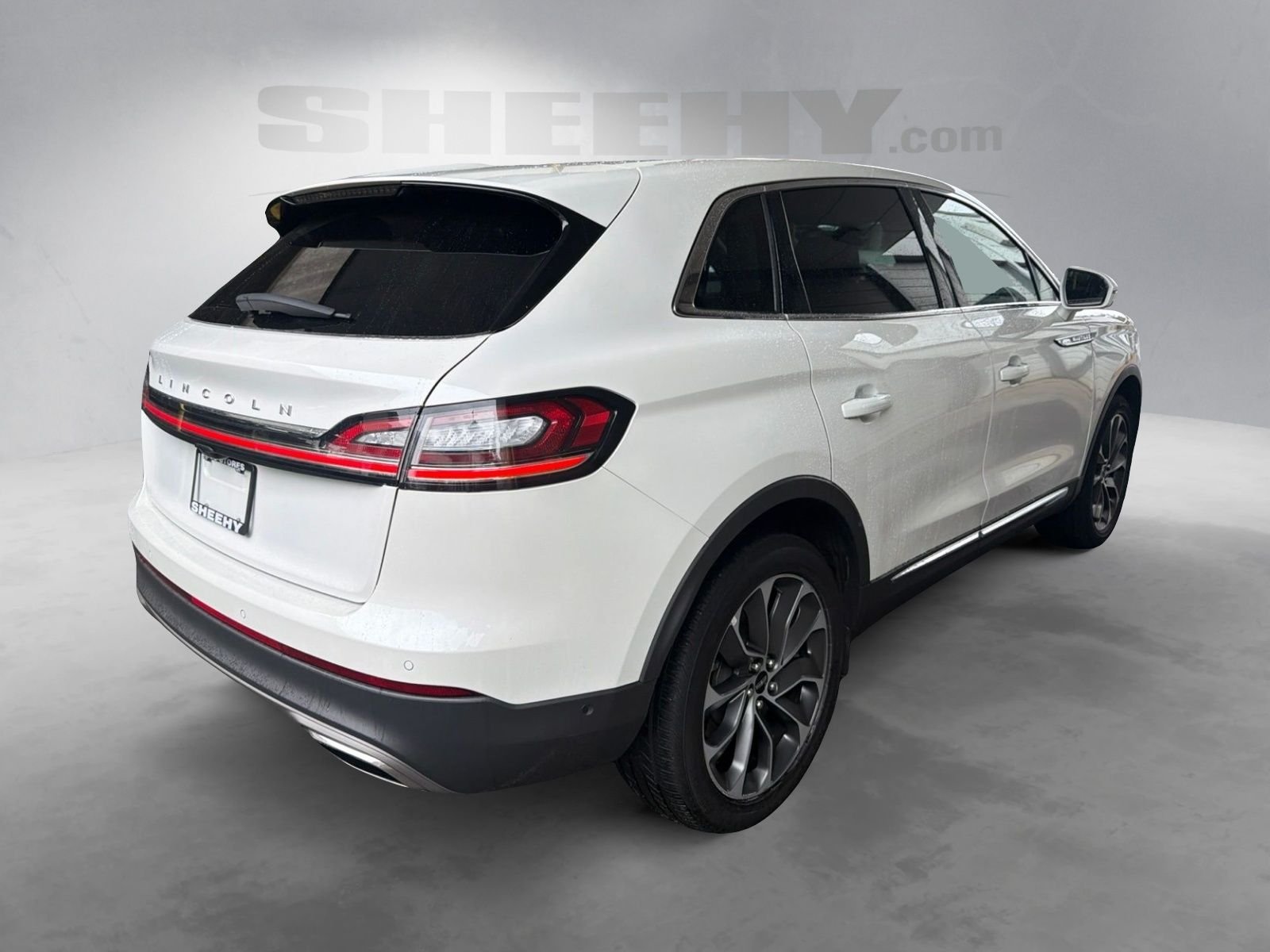 Used 2023 White Lincoln Reserve image 12