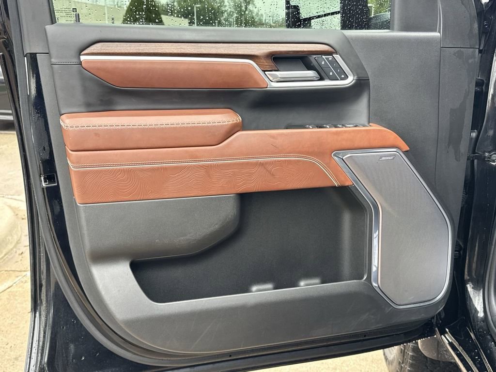 Used 2025 Onyx Black GMC Denali Ultimate image 26