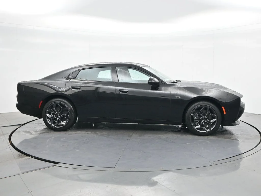 New 2026 Diamond Black Crystal Pearlcoat Dodge R/T image 6