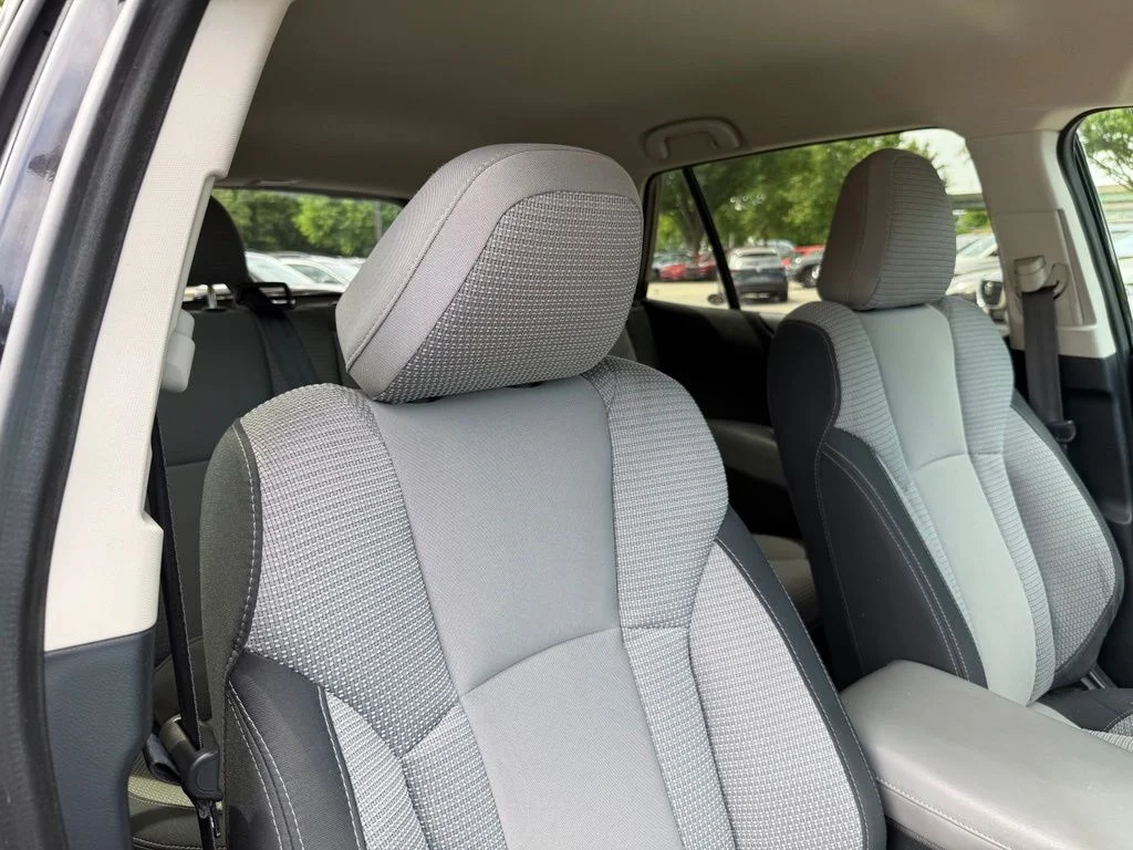 Used 2020 Black Subaru Premium image 29