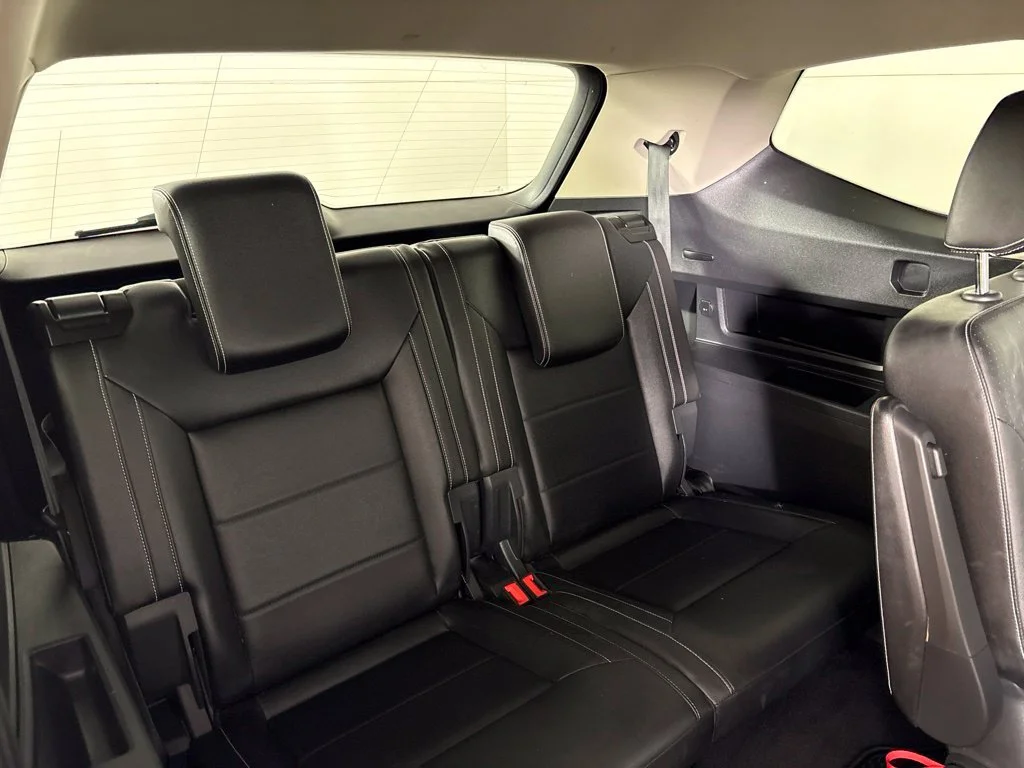 Used 2023 Gray Volkswagen 3.6L V6 SE w/Technology image 24