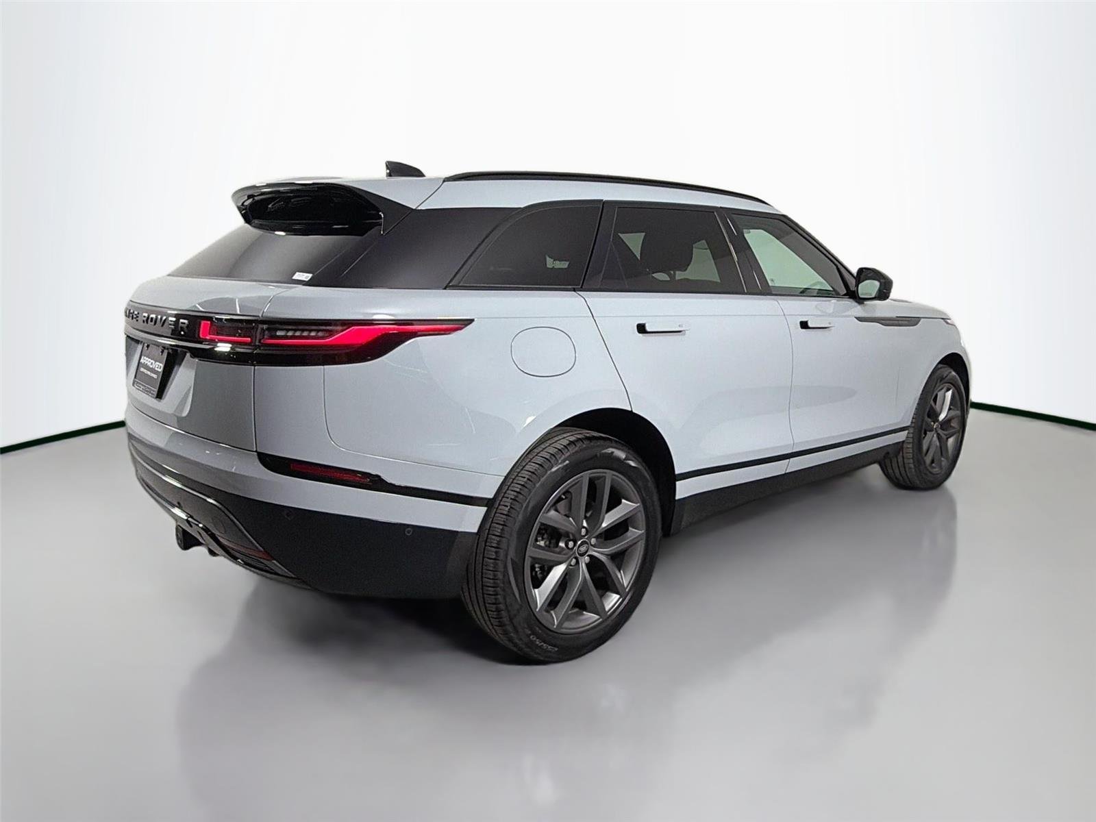 Used 2026 Arroios Grey Land Rover Dynamic SE image 5