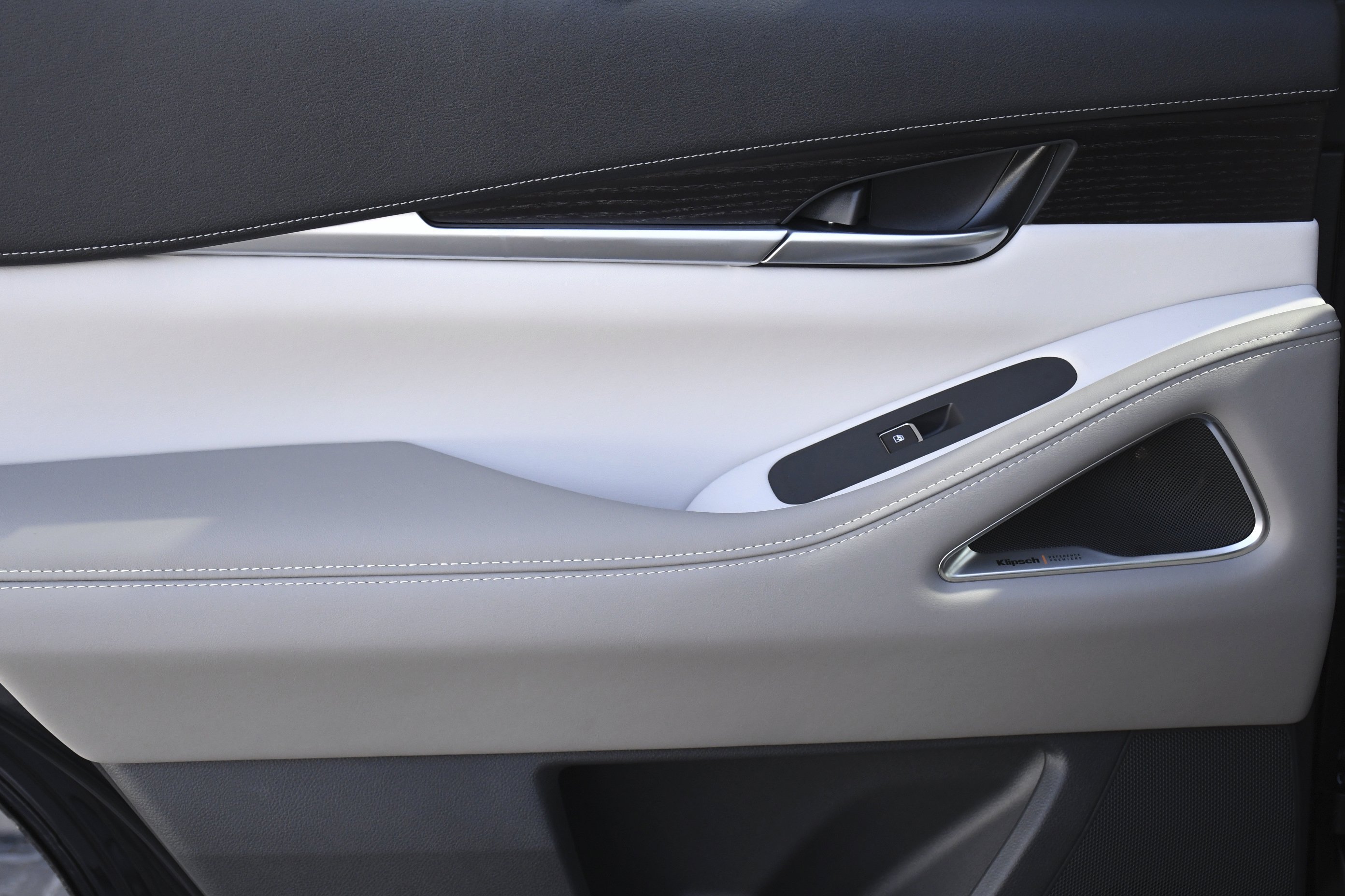 New 2026 MINERAL BLACK INFINITI Autograph AWD image 31