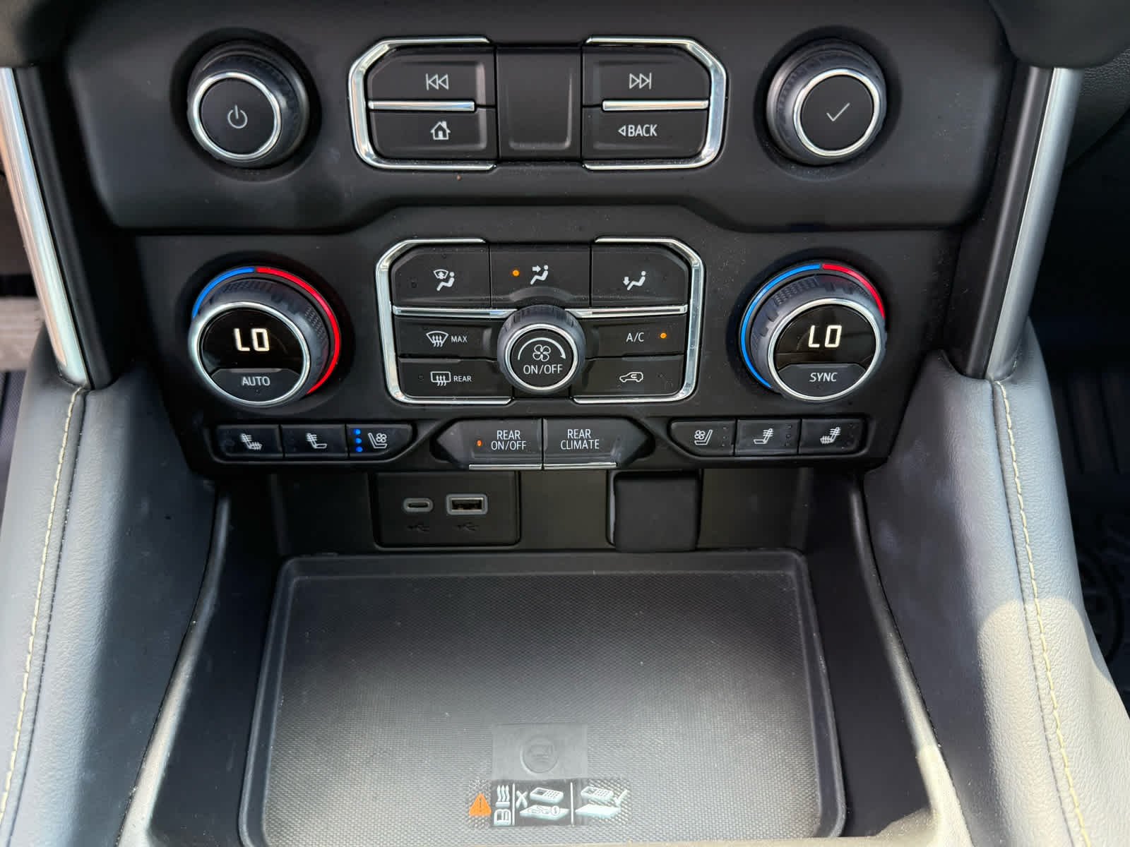 Used 2024 Summit White Chevrolet Premier image 23