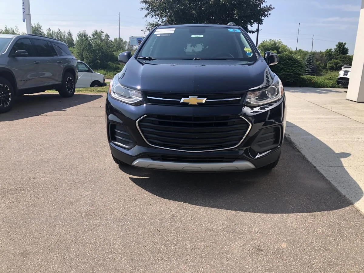 Used 2022 Blue Chevrolet AWD 4dr LT w/ Leather image 4