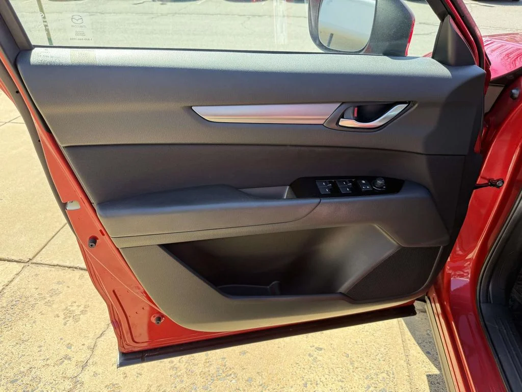 2023 Mazda CX-5 S - Photo 30