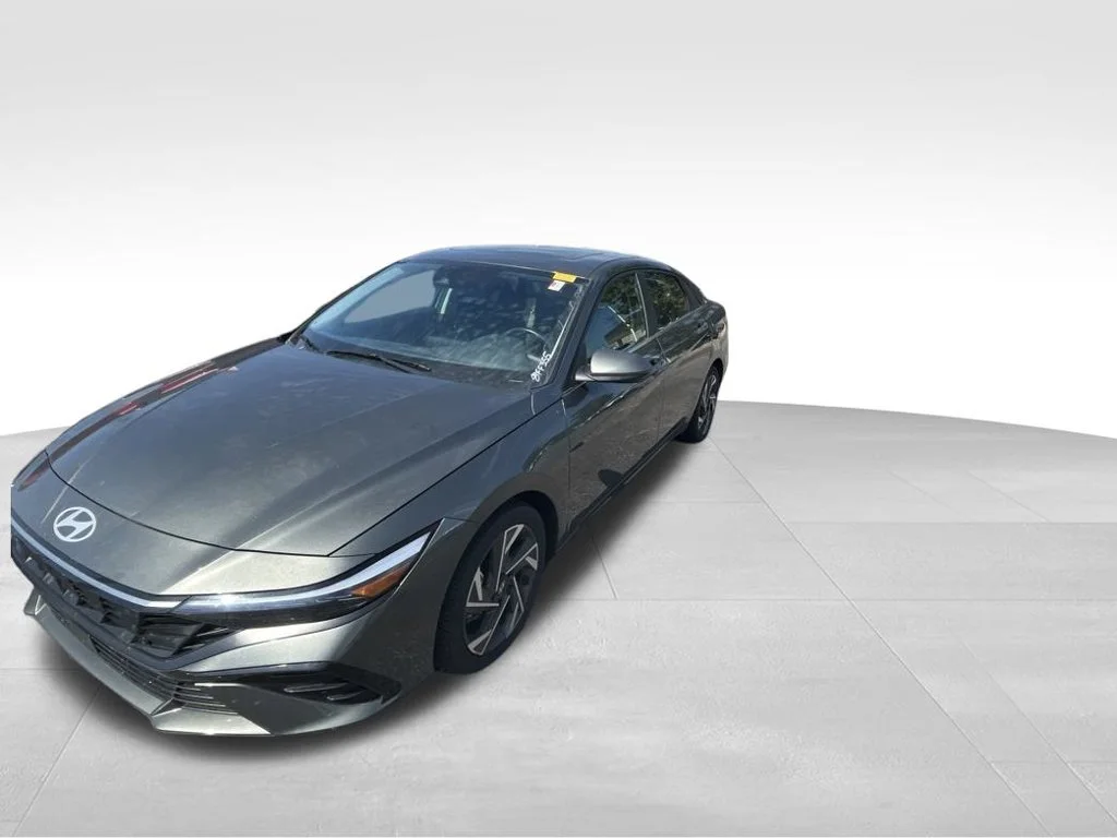 Used 2025 Gray Hyundai SEL Convenience image 8