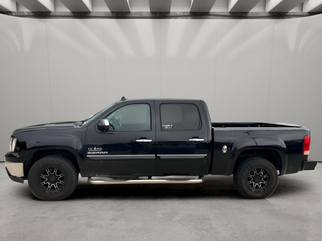 Used 2010 Onyx Black GMC SLE image 3