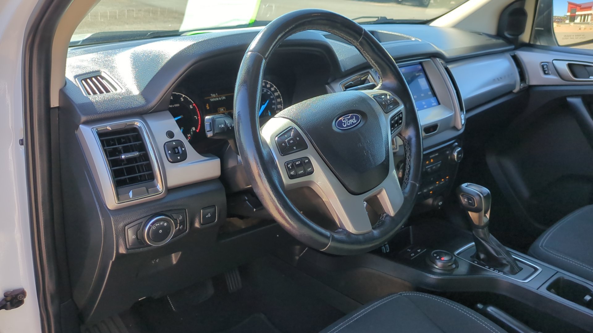 Used 2023 Oxford White Ford XLT image 13