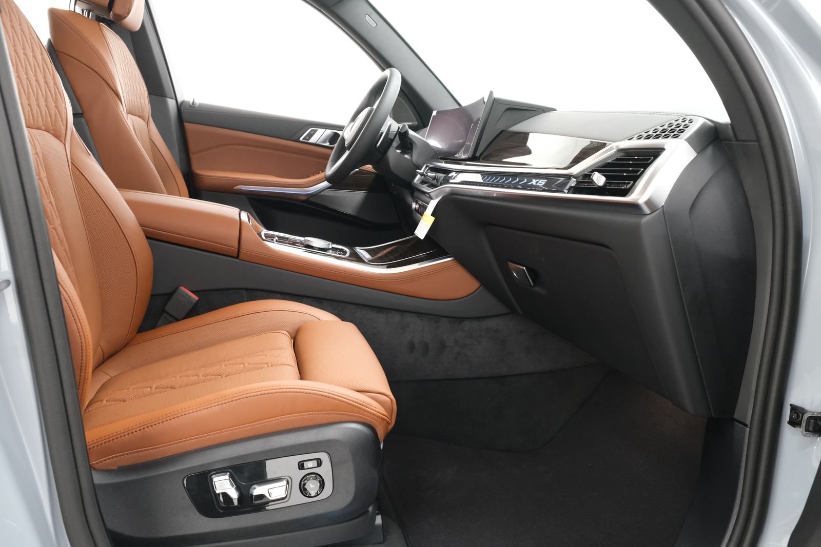 New 2026 Brooklyn Grey Metallic BMW xDrive50e image 41