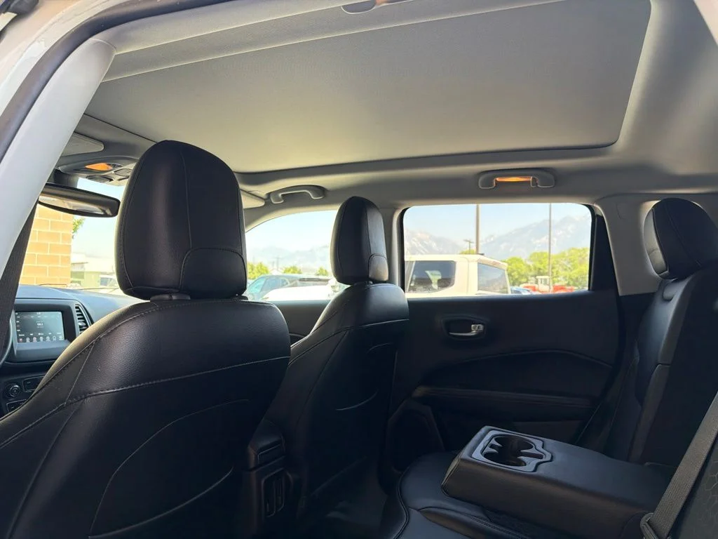 Used 2019 White Jeep Latitude image 15