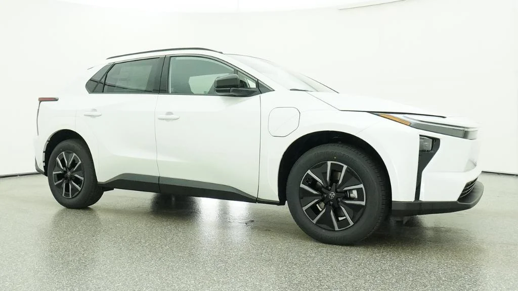 New 2026 Wind Chill Pearl Toyota XLE image 42