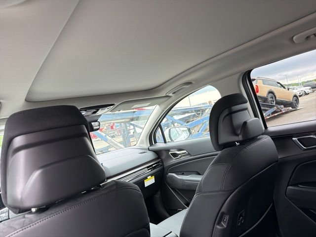 New 2026 Snow White Pearl Kia SX Prestige image 9