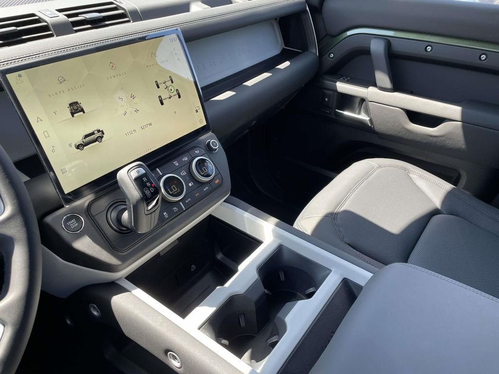 New 2026 Woolstone Green Land Rover S image 31