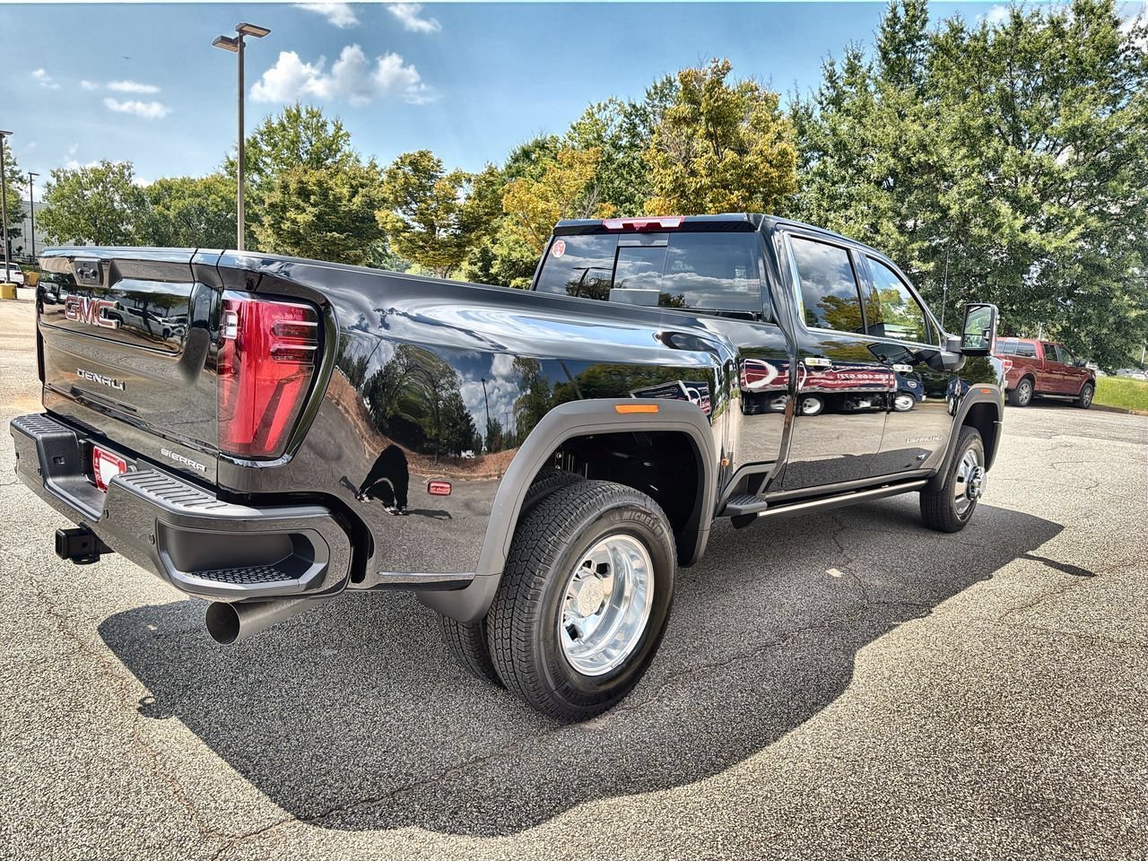 2026 GMC Sierra 3500HD Denali - Photo 8