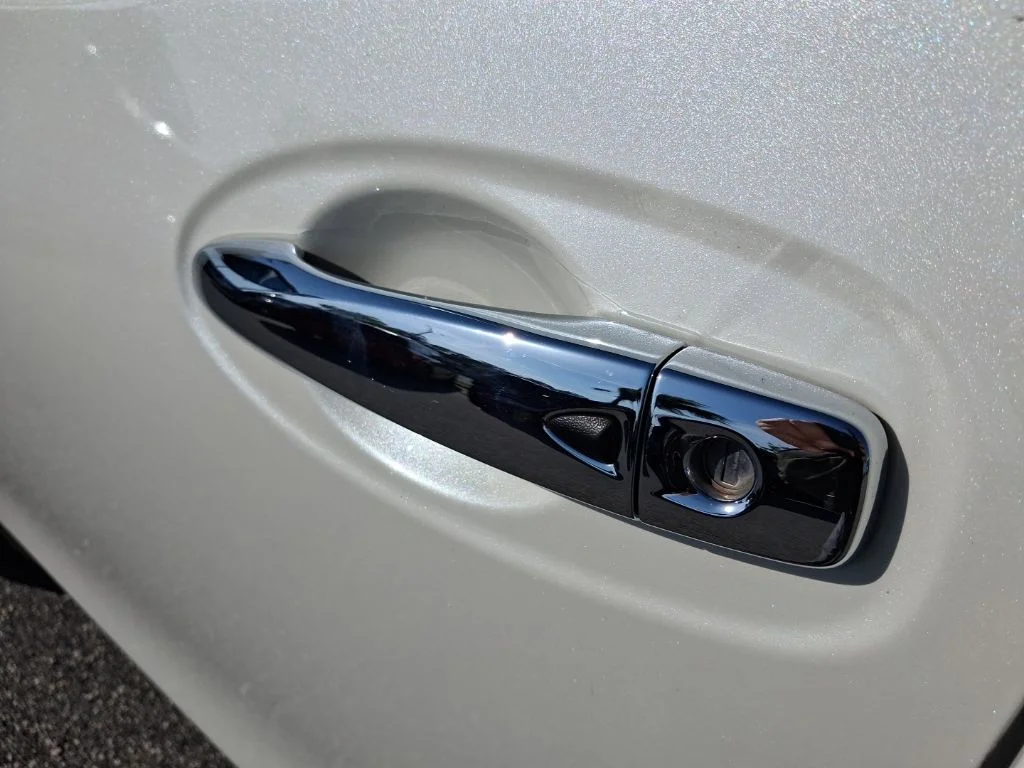 Used 2018 White Nissan SV image 18