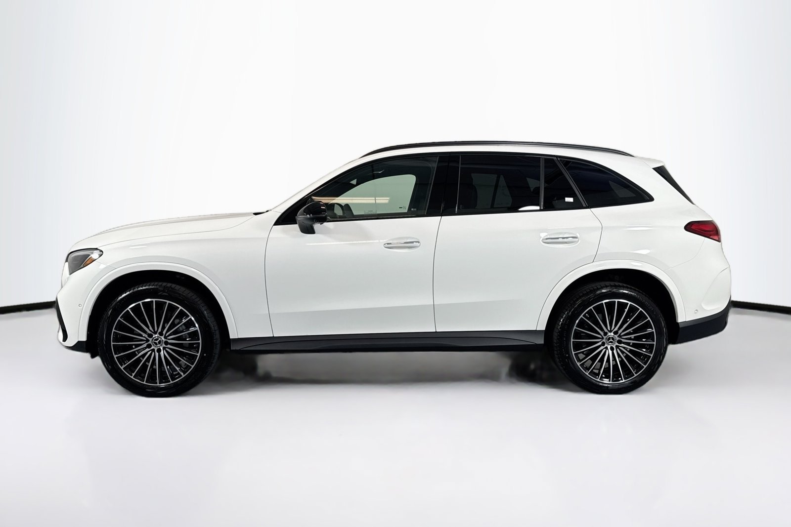 New 2026 Polar White Mercedes-Benz GLC 300 image 8