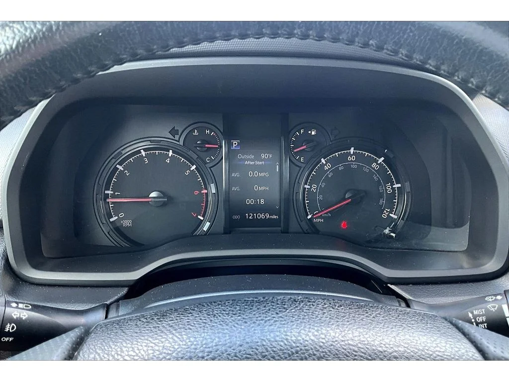 Used 2021  Toyota SR5 Premium image 14