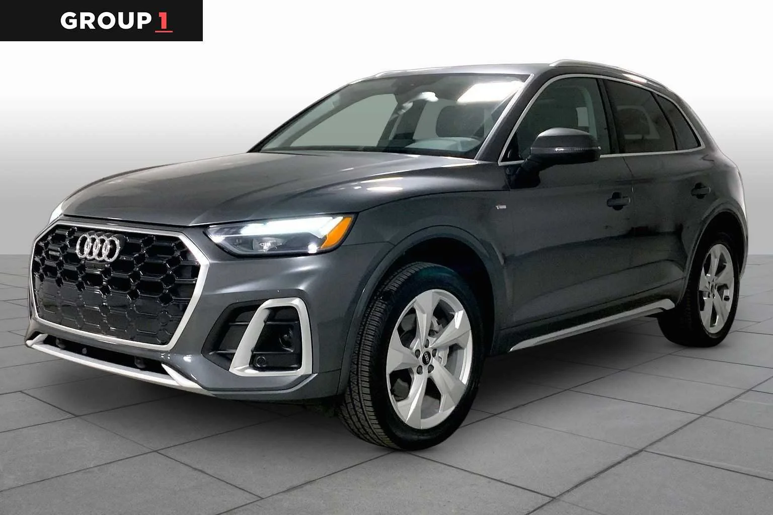 2022 Audi Q5 45 Premium Plus's photo