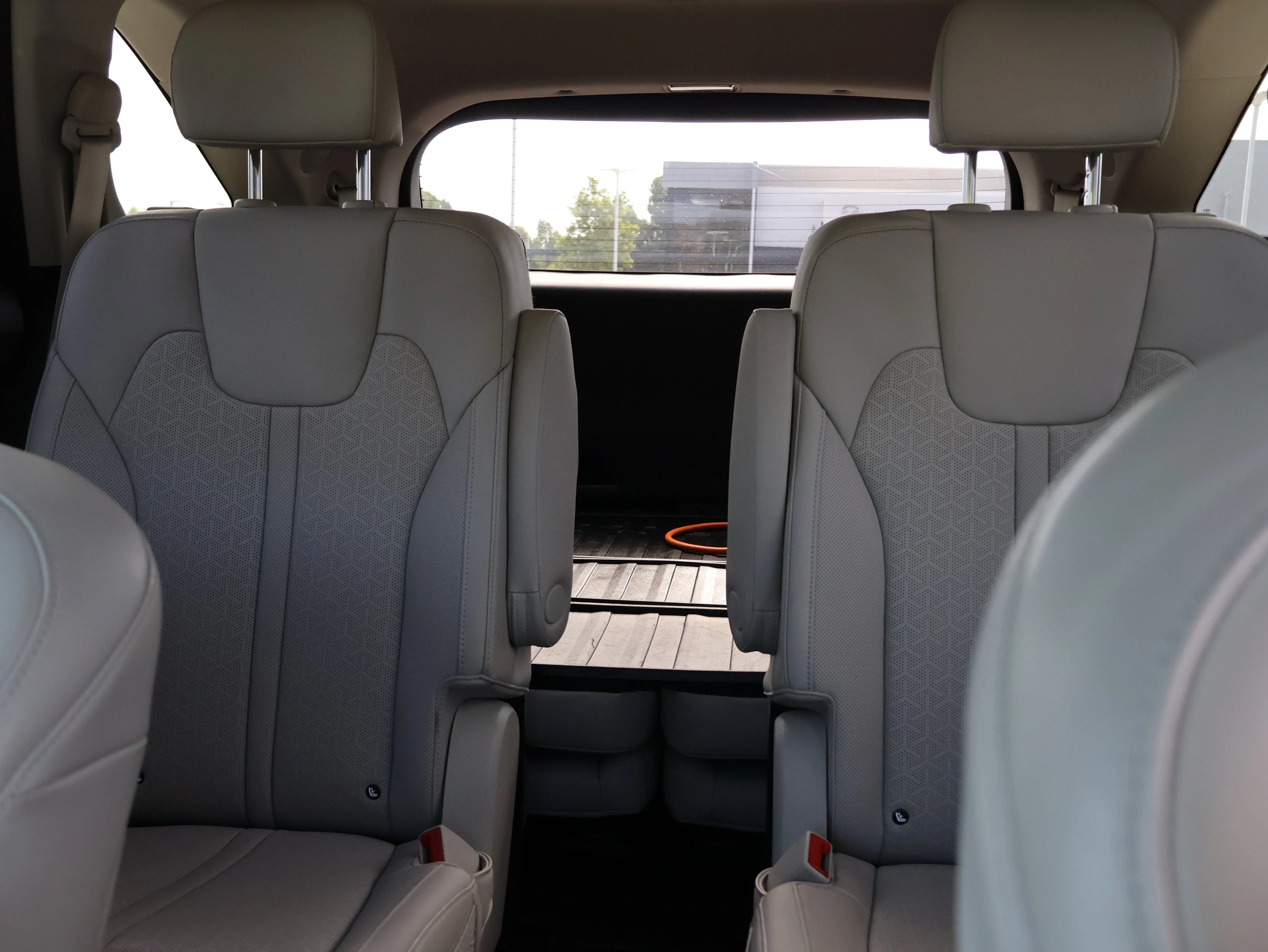 Used 2023 Aurora Black Kia SX Prestige image 32
