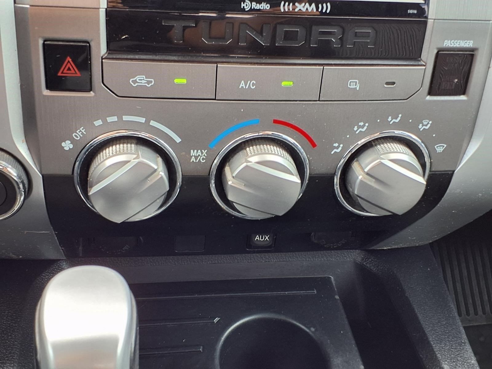Used 2017 MAGNETIC GRAY MET Toyota SR5 image 18