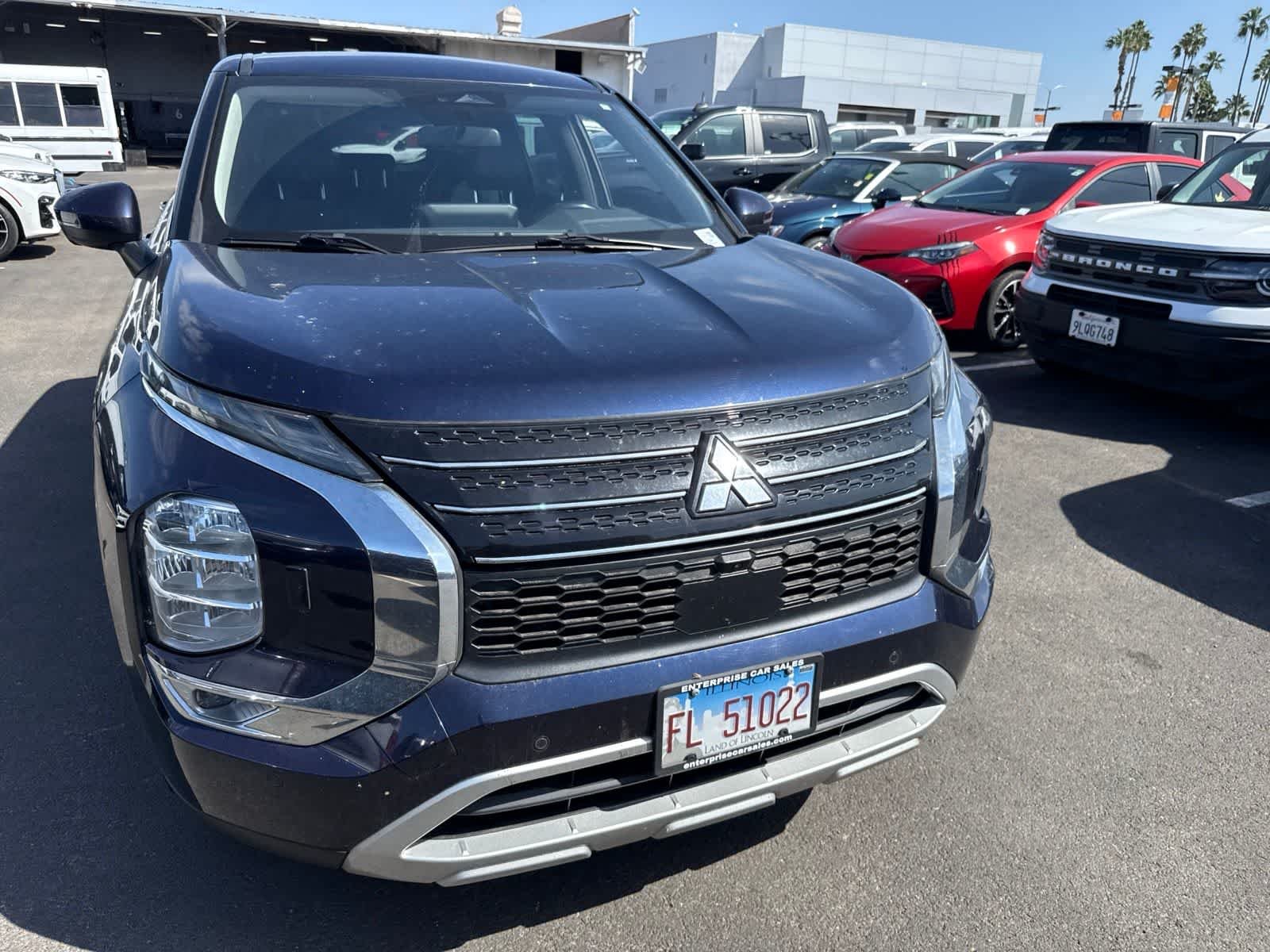 Used 2023 Cosmic Blue Metallic Mitsubishi SE image 6