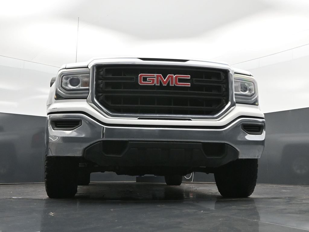 Used 2016 White GMC Base image 40