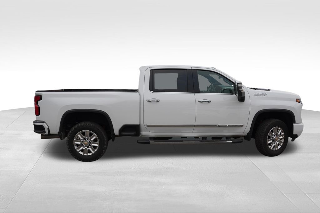 Used 2024 Summit White Chevrolet High Country image 2