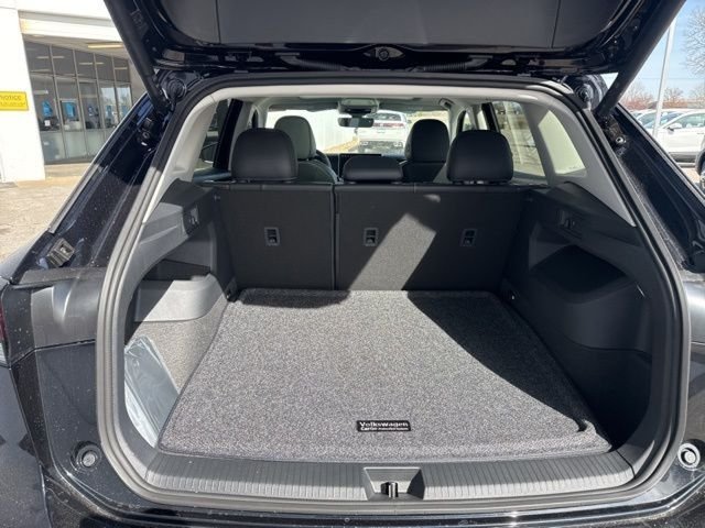 New 2026 Deep Black Volkswagen 2.0T SE image 9