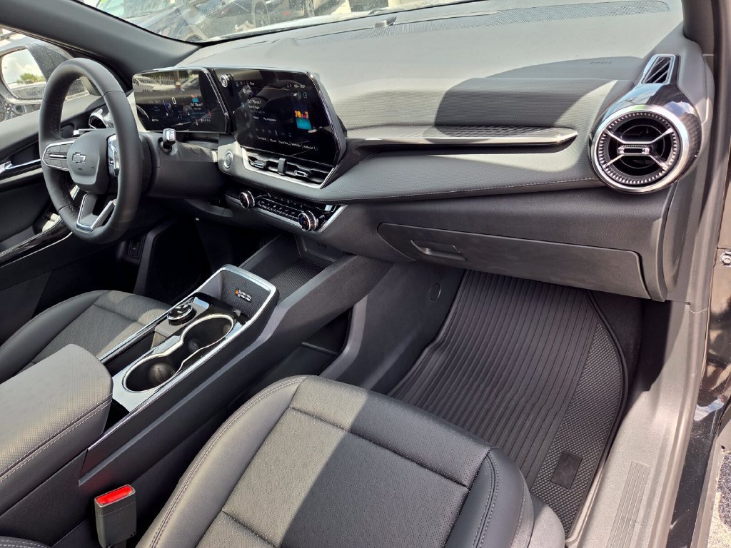 2027 Chevrolet Equinox LT - Photo 16