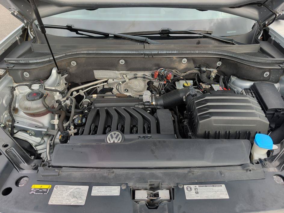 Used 2019 Reflex Silver Metallic Volkswagen 3.6L V6 SE w/Technology image 28