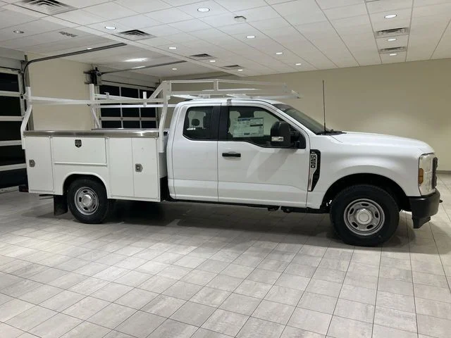 New 2026 Oxford White Ford F-250® XL image 34
