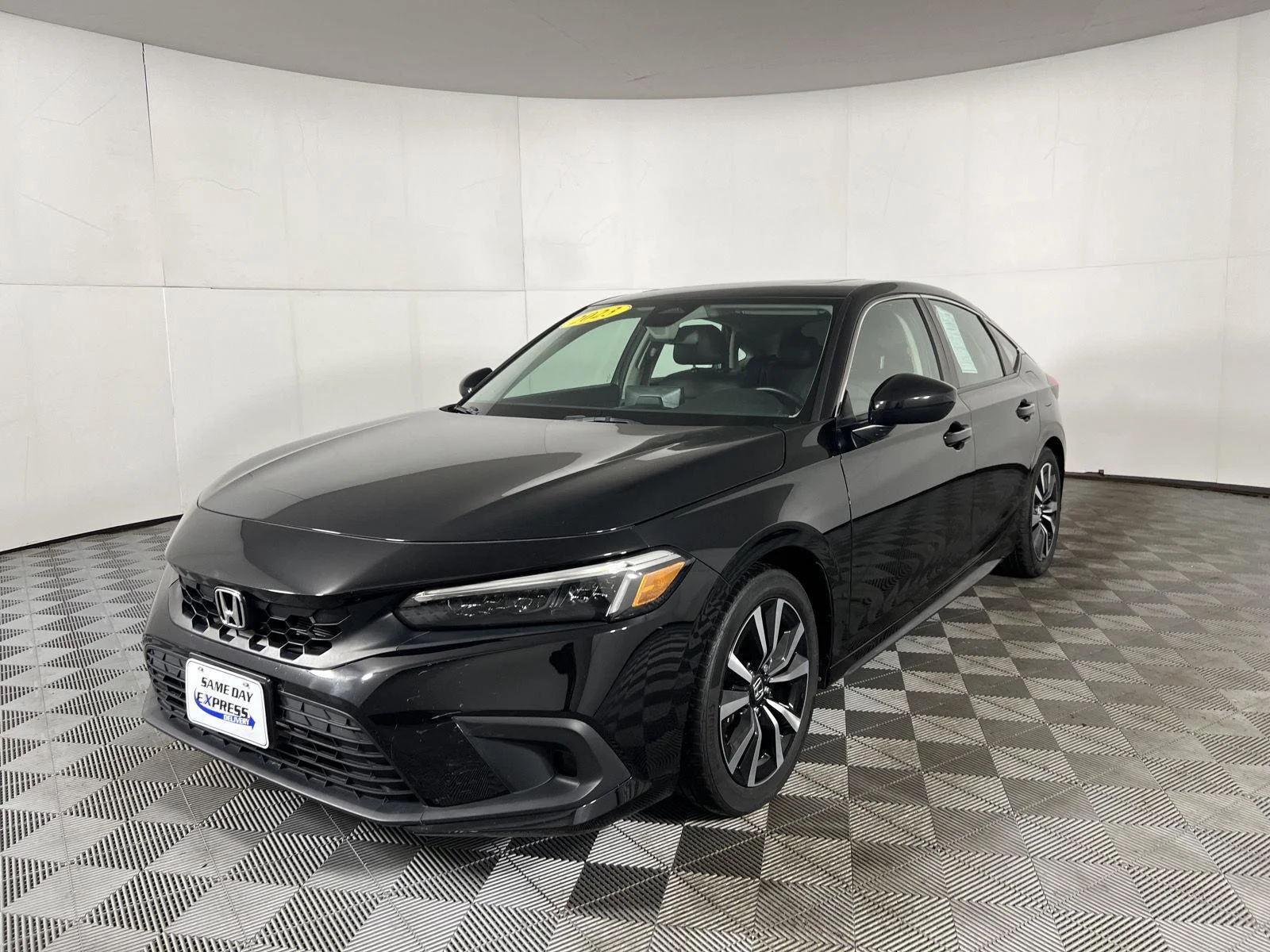 Used 2023 Crystal Black Pearl Honda EX-L image 17