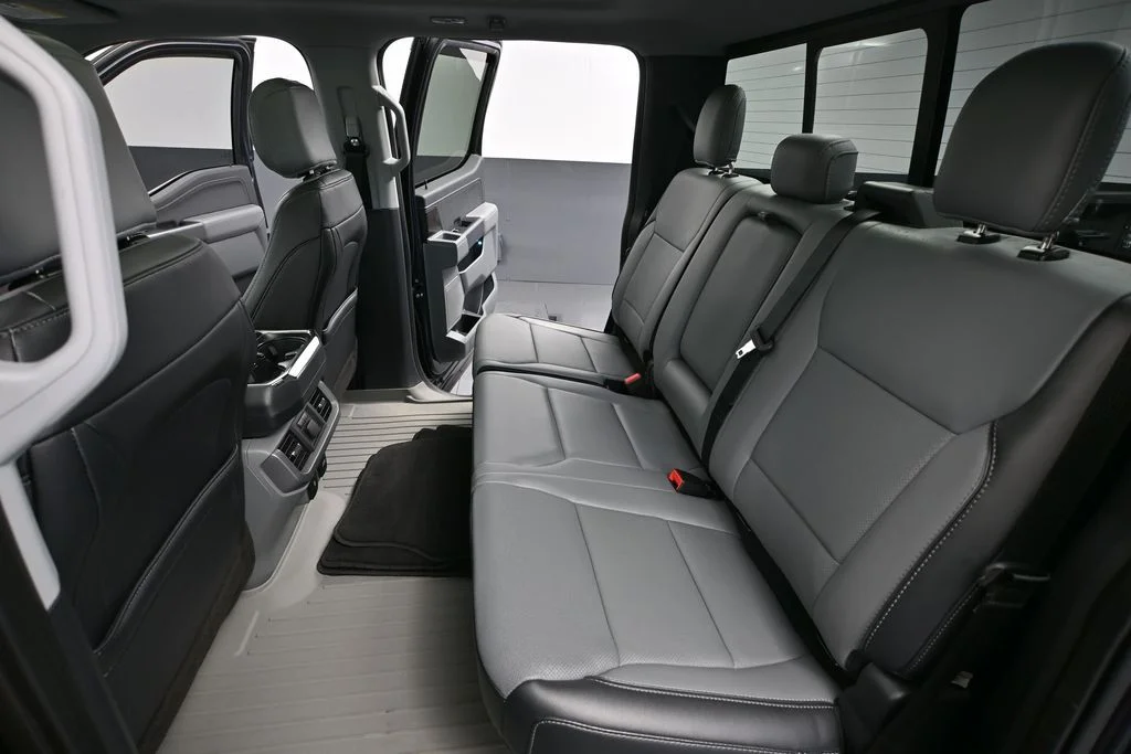 Used 2021 Blue Ford Lariat image 33