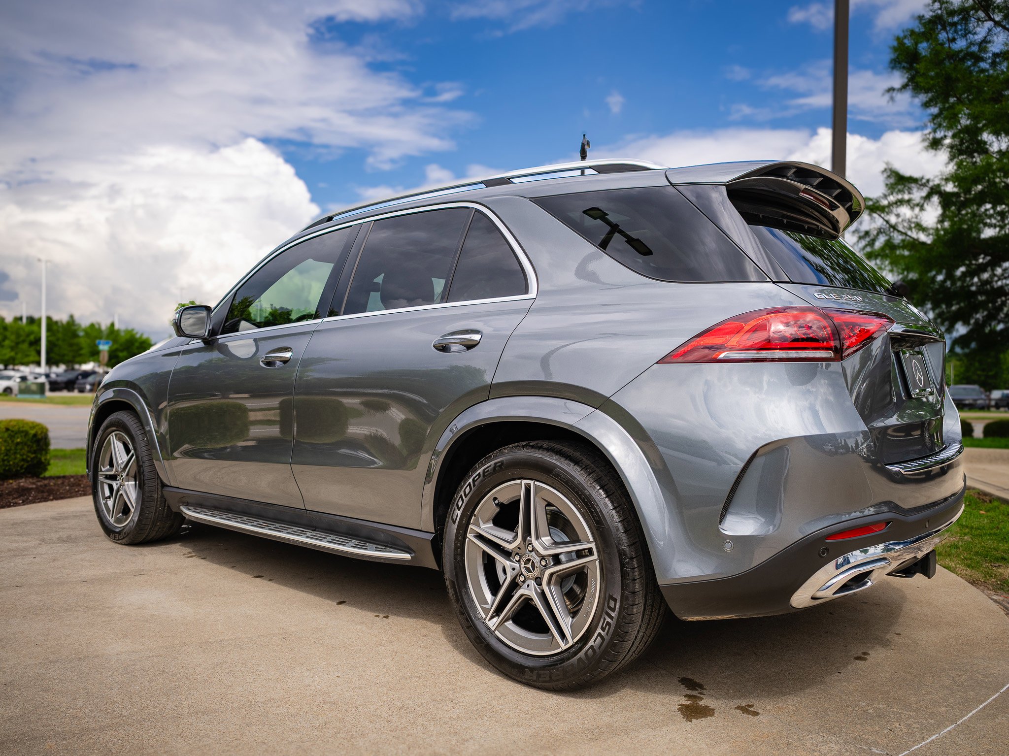 Used 2022 Gray Metallic Mercedes-Benz GLE 350 image 10
