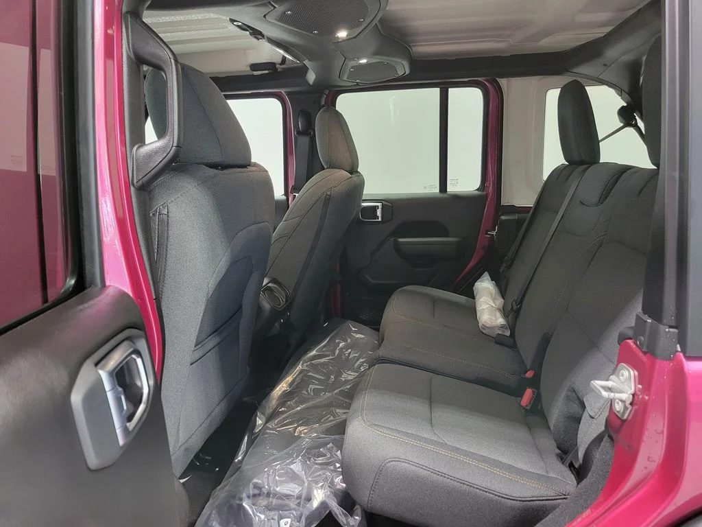 New 2026 Tuscadero Pearlcoat Jeep Sport S image 8