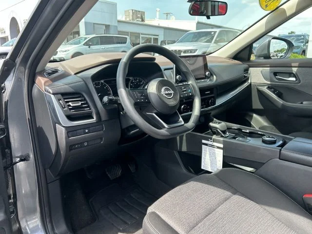 Used 2023 Gray Nissan SV image 26