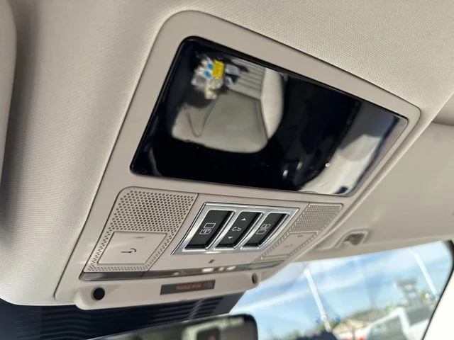 Used 2025 White Land Rover S image 34