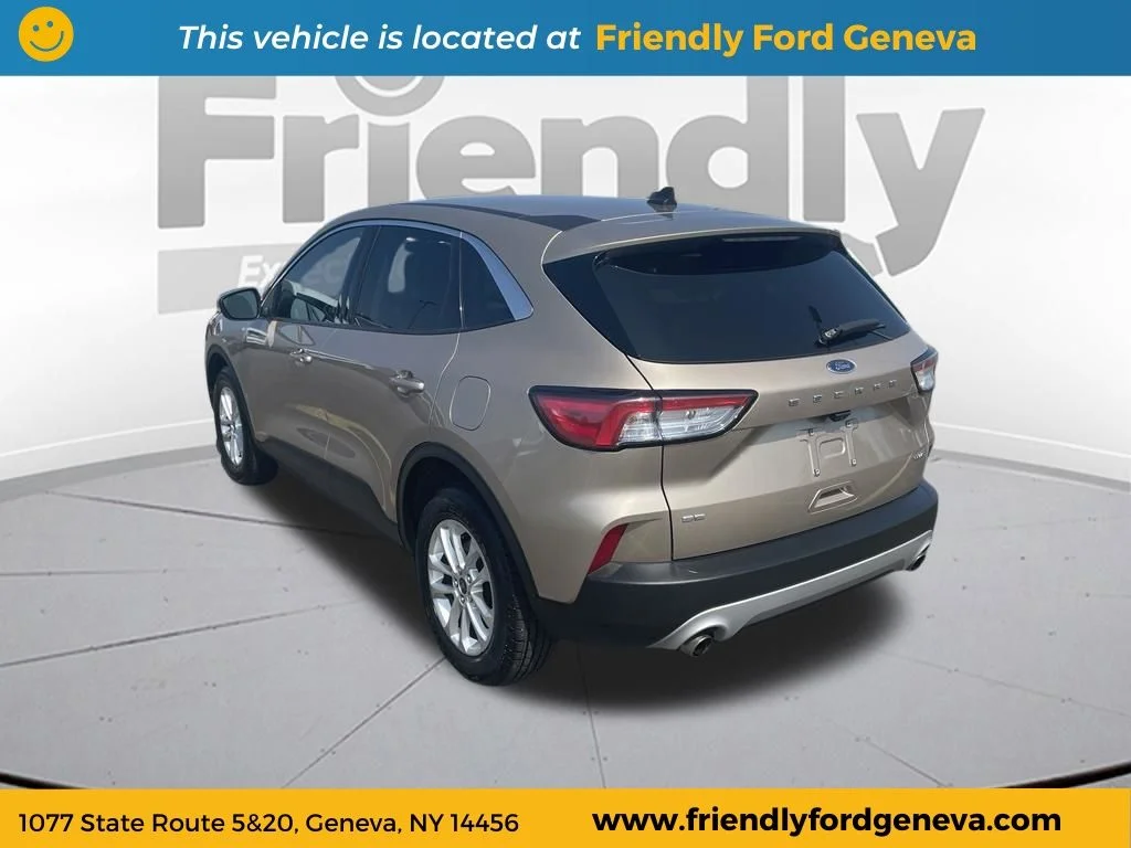 Used 2021 Gold Ford SE image 7