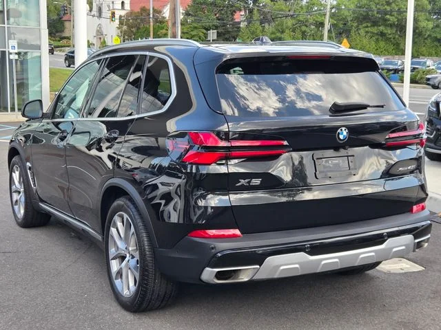Used 2025 Black Sapphire Metallic BMW xDrive40i image 7