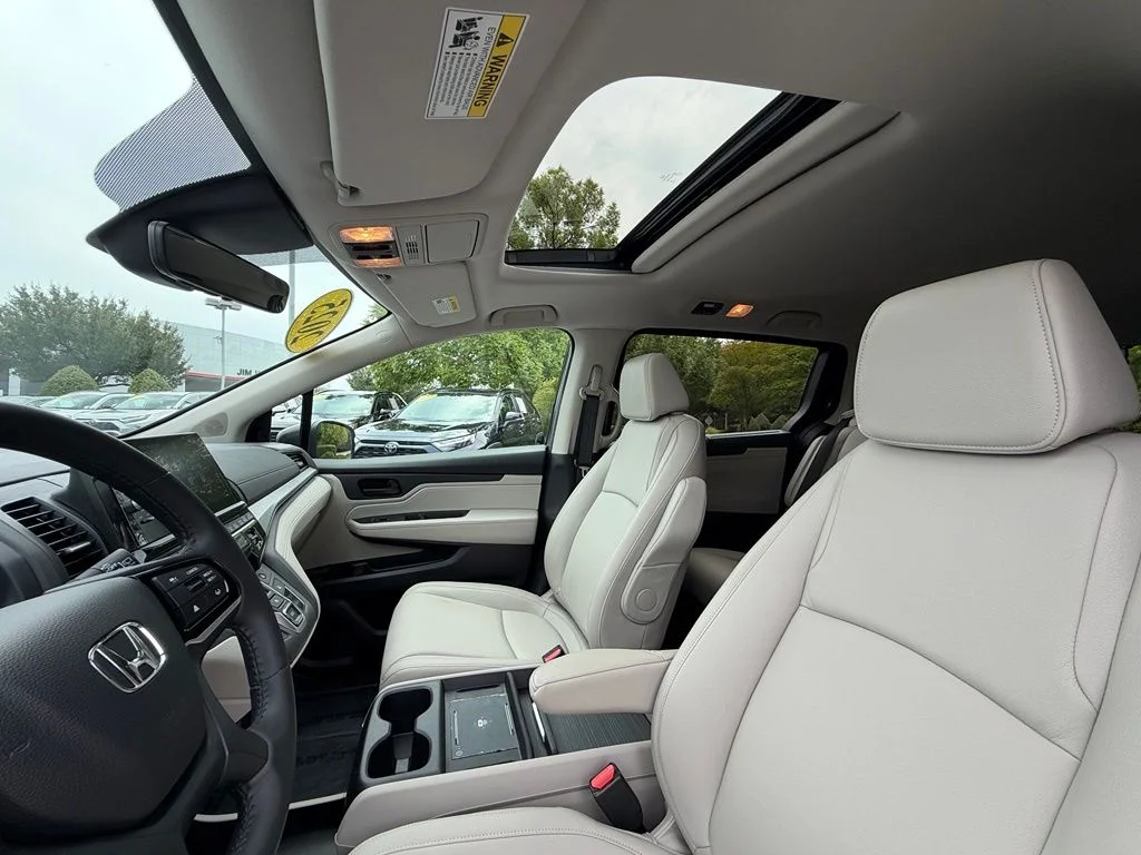Used 2025  Honda EX-L image 28