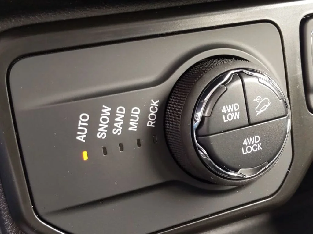 Used 2023 Black Jeep Trailhawk image 30