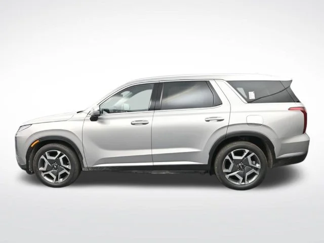 Used 2025 Silver Hyundai SEL Premium image 8